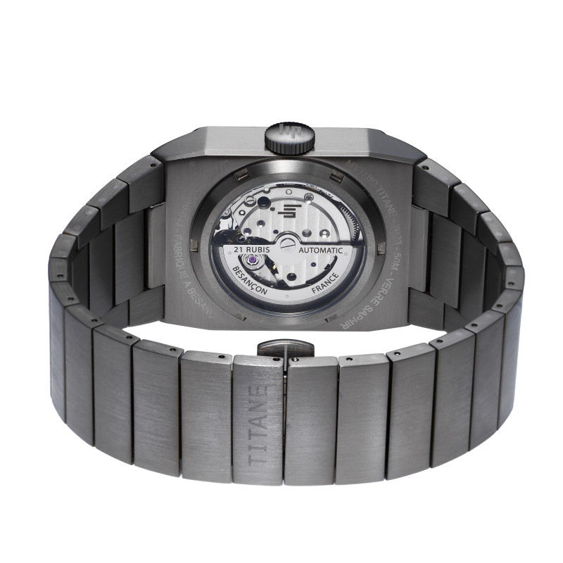 MONTRE LIP MYTHIC CADRAN NOIR BOITE BRACELET TITANE