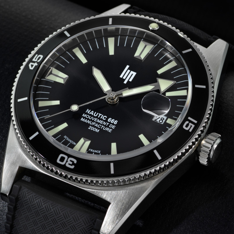 Montre LIP Nautic 666 bracelet noir - Montre de plongée automatique Montre LIP Nautic 666 bracelet noir - Montre de plongée automatique