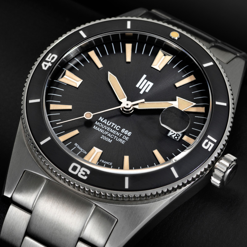 Montre LIP Nautic 666 Mouvement de manufacture française Montre LIP Nautic 666 Mouvement de manufacture française