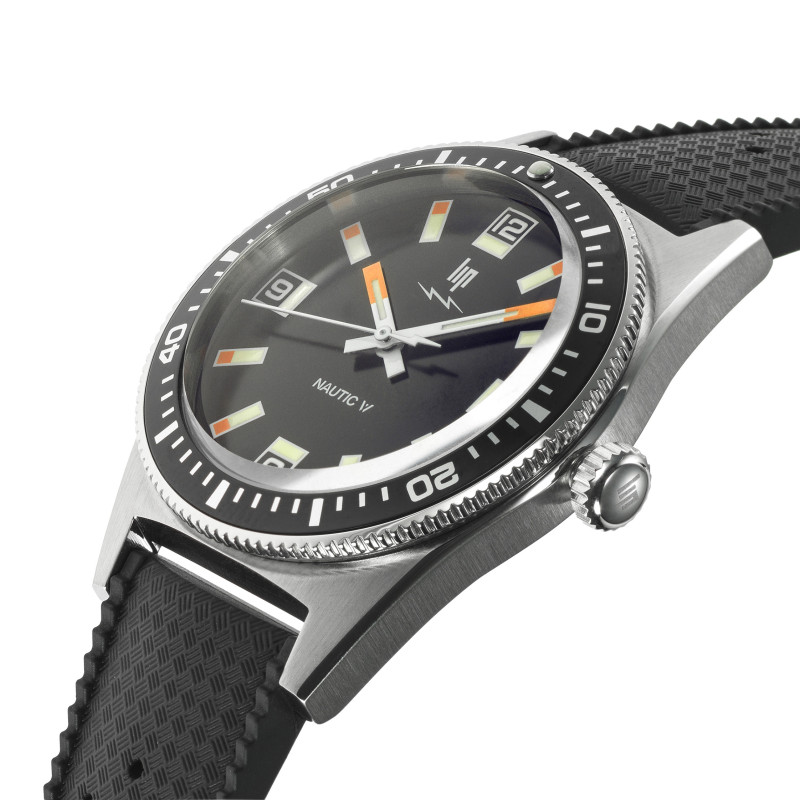 Nautic W Quartz 200 M 39 MM