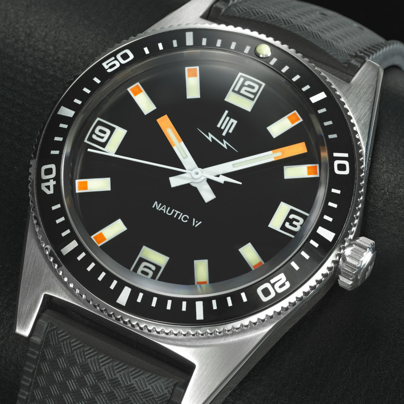 Nautic W Quartz 200 M 39 MM