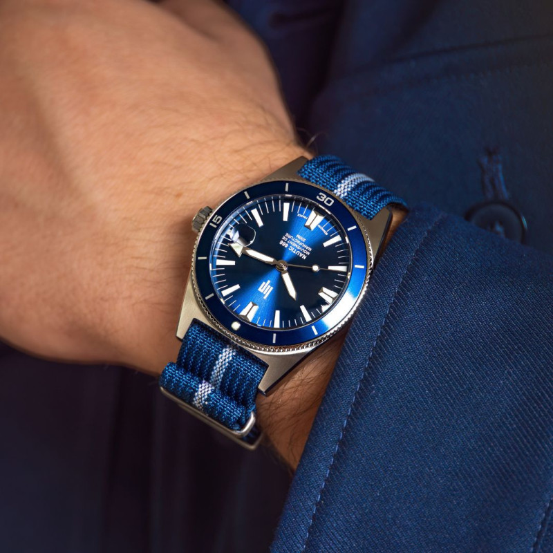 Montre LIP Nautic 666 bracelet élastomère bleu - Montre de plongée 200 m
